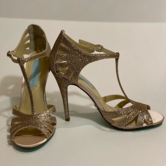 Betsey Johnson Good Sparkly dress stilettos, brand new never worn - Picture 1 of 7